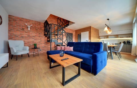 Kitchen or kitchenette, Seating area