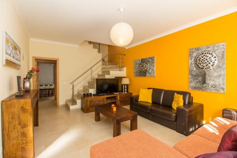 Communal lounge/ TV room, Living room