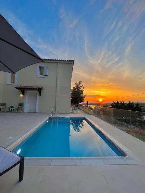 Day, Natural landscape, Pool view, Swimming pool, Sunrise, Sunset, sunbed