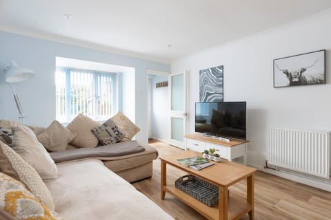 Parkland House by Grandeur Property House in Poole