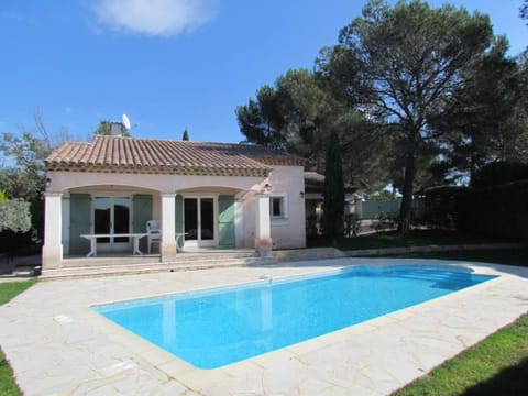 villa de charme, 8 pers, climatisée, piscine chauffée, calme garanti Villa in Roquebrune-sur-Argens