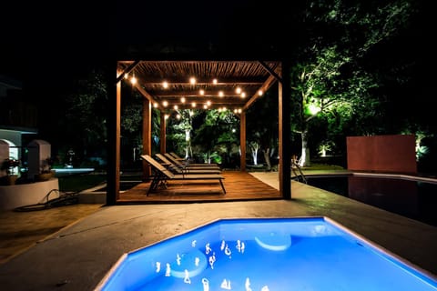 Swimming pool