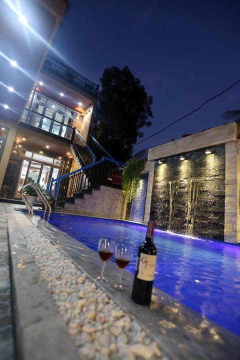 Property building, Swimming pool