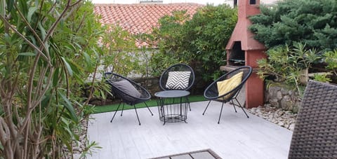 Patio, BBQ facilities, Balcony/Terrace