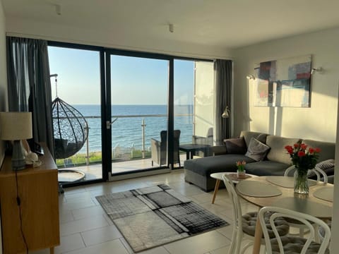 Living room, Sea view