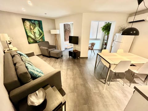 Communal lounge/ TV room, Living room