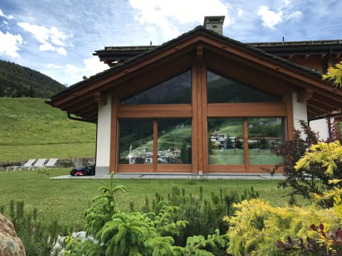 Property building, Garden