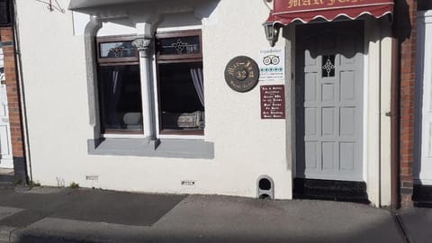 Marjune Guest House Bed and Breakfast in Weymouth