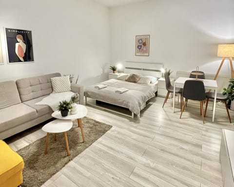 Bed, Living room