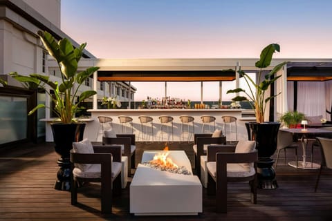 Lounge or bar