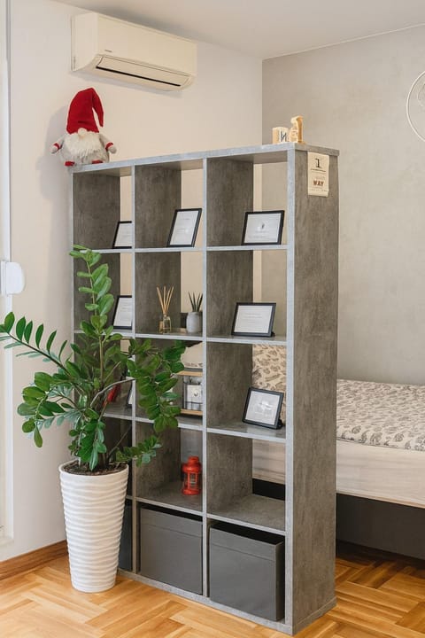 Studio IKA Belgrade Airport Free Parking possible Self Check-In Terrace Apartment in Belgrade