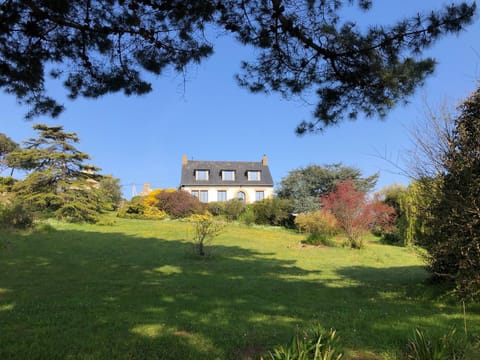 Propriété pieds dans l’eau, vue mer exceptionnelle House in Brittany