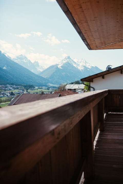 Balcony/Terrace, Mountain view