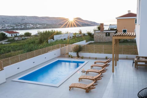 Balcony/Terrace, Pool view, Sea view, Swimming pool, Sunset