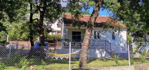 Property building, Spring, Garden view