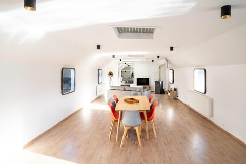 Living room, Lounge or bar, Seating area