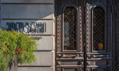 Facade/entrance