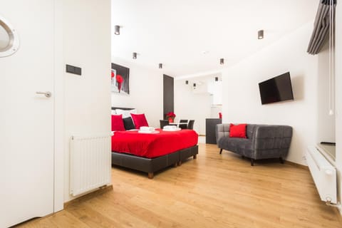 Photo of the whole room, Seating area