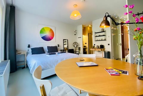 Bed, Garden, Living room, Dining area, Bedroom