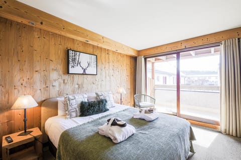 Bed, Balcony/Terrace, Photo of the whole room, Bedroom