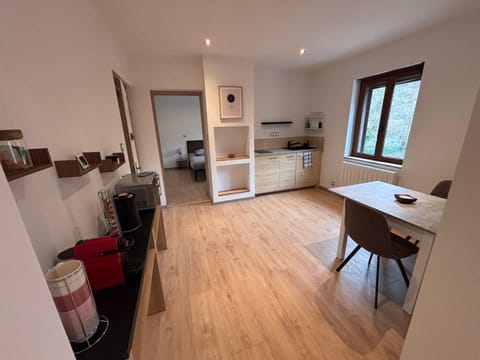 Kitchen or kitchenette, Living room, Seating area, Dining area, pet friendly, stove