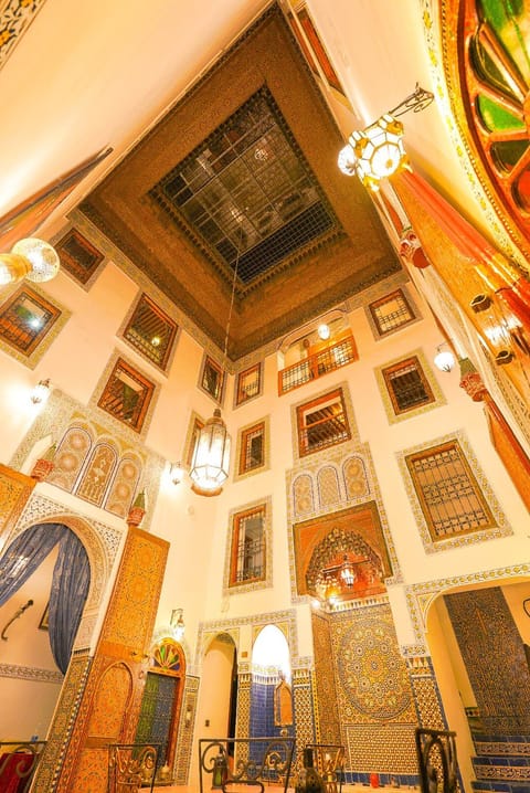 Property building, Restaurant/places to eat, Lobby or reception