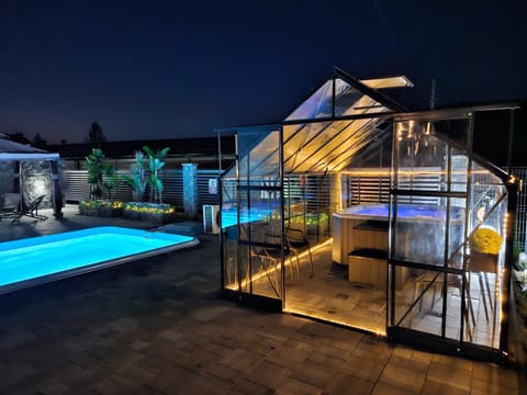 Hot Tub