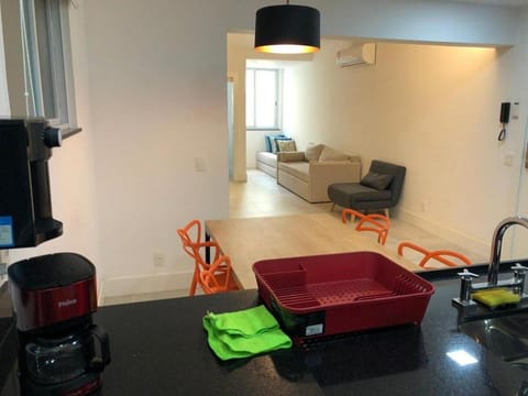 Novíssimo 2 quartos na quadra da praia Apartment in Rio de Janeiro