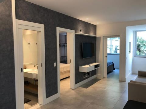 Novíssimo 2 quartos na quadra da praia Apartment in Rio de Janeiro