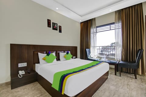 Bed, View (from property/room), Living room