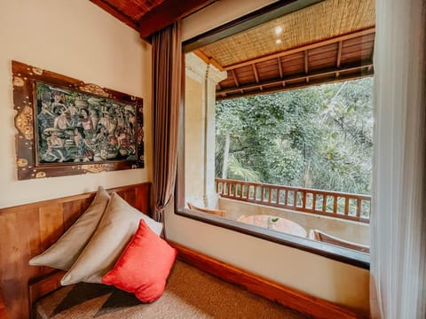 View (from property/room), Balcony/Terrace, Living room, Seating area