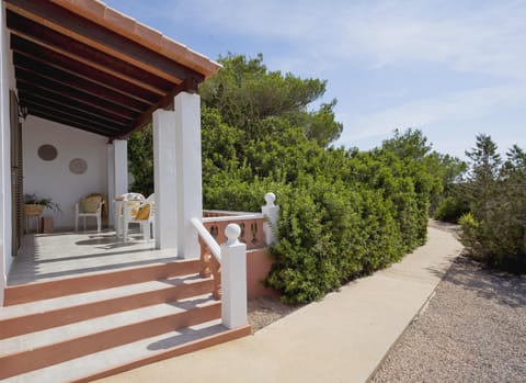 Patio, Facade/entrance, Garden, Balcony/Terrace