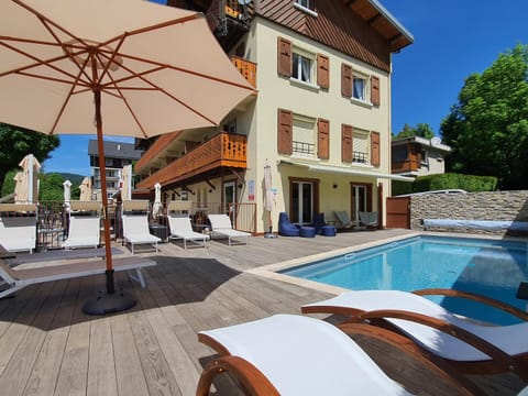 Property building, Swimming pool