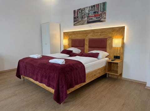 Property building, Bed, Bedroom, towels