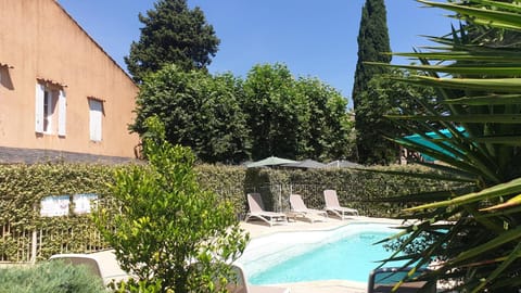 Auberge de la Cauquiere Hotel in Le Beausset