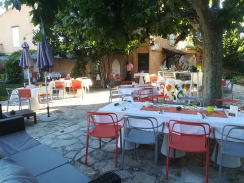 Auberge de la Cauquiere Hotel in Le Beausset