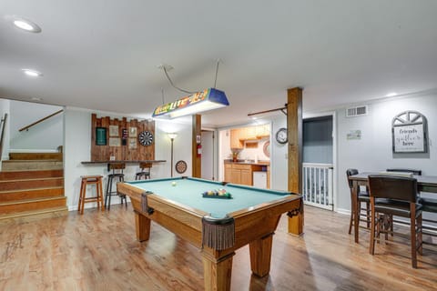 Family-Friendly Riverhouse Fishing and Hot Tub House in Elizabethton