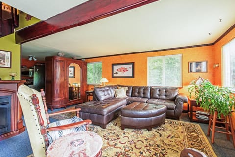 Secluded Seward Home Patio, 2 Mi to Kenai Fjords! House in Seward