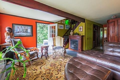 Secluded Seward Home Patio, 2 Mi to Kenai Fjords! House in Seward