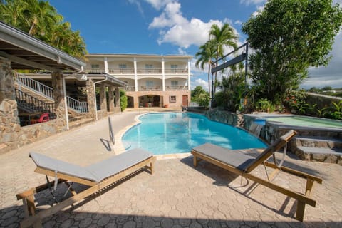 Property building, Balcony/Terrace, Pool view, Swimming pool