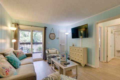 Steps to Beach, Coligny Plaza Hilton Head Condo! Apartment in North Forest Beach