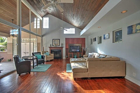 Walk to Private Beach Poolside Oasis in Pompano House in Pompano Beach