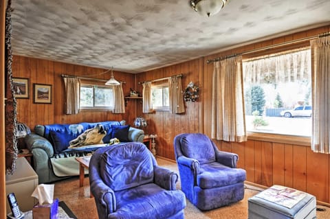 South Fork Log Cabin with Beautiful Mountain Views! Cabin in South Fork