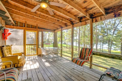 Screened Porch! Lakefront Gem in Boyds Branch Bay House in Lake Barkley