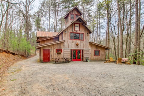 Jasper 7 Timbers Cabin on 10 Acres with a Creek! Cabin in Georgia
