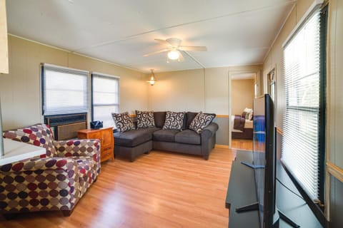 Waterloo Home Walk to Pickwick Lake Fishing Pier! House in Pickwick Lake