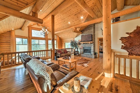 Walk to Table Rock Lake Spacious Home with Deck! House in Table Rock Lake