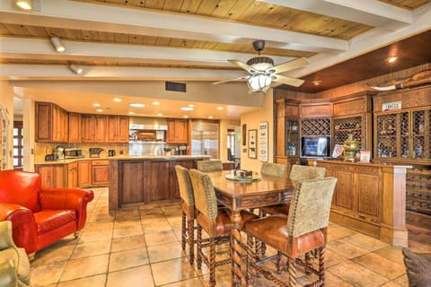 Home Near Sabino Canyon Hot Tub and Swim Spa Access House in Catalina Foothills