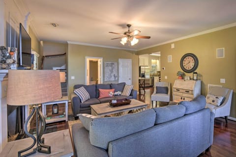 Lake Keowee Escape with Dock, Deck and Lake Access! House in Lake Keowee