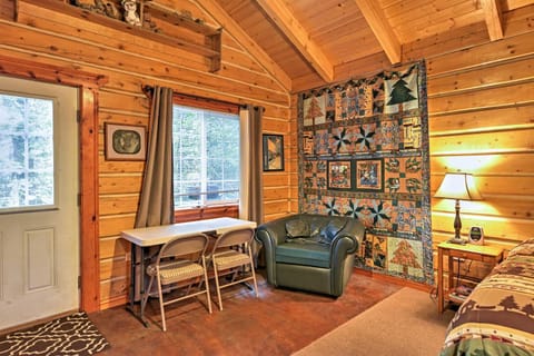 Quaint Seward Studio Cabin on Scenic Salmon Creek! Cabin in Seward